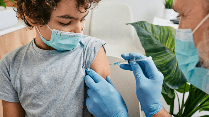 Vacunas infantiles: caída global amenaza metas de salud al 2030
