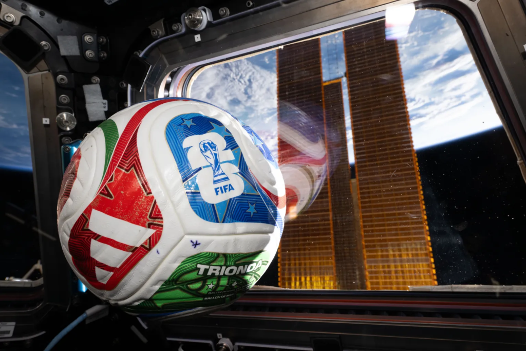  ciencia y tecnología deportiva. Nasa, balon en el espacio