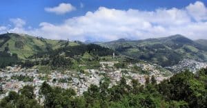 contaminación del aire en las principales ciudades de Ecuador supera en un 30% el límite seguro establecido por la OMS