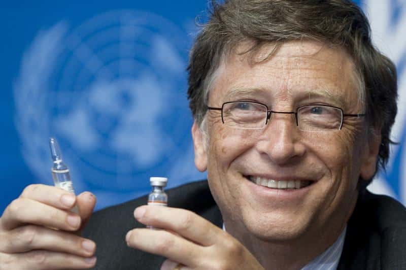 Bill Gates invertirá su fortuna en salud global y pobreza. Su fundación cerrará en 2045 con metas ambiciosas.