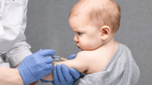Vacunas infantiles: caída global amenaza metas de salud al 2030