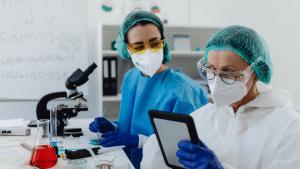 financiación científica, ciencia en Estados Unidos, política científica, revisión por pares, peer review, investigación científica, fondos federales, NIH, NSF, OMB, colaboración científica, ciencia y política, Estados Unidos, DatoCiencia